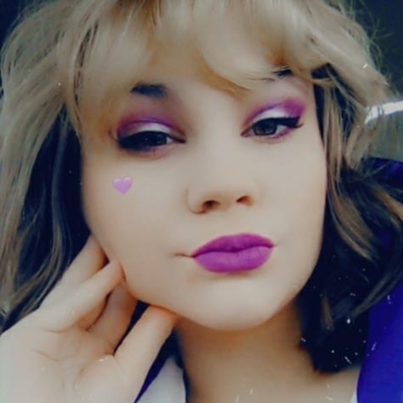 Meet your Posher, Amber - Picture 1 of 1